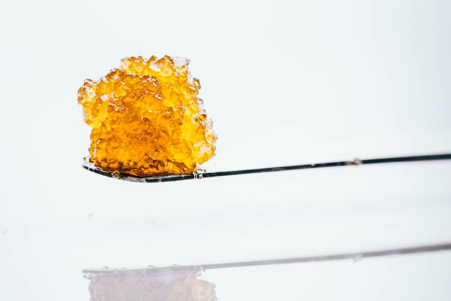 How To Smoke Live Resin Concentrate in Different Ways